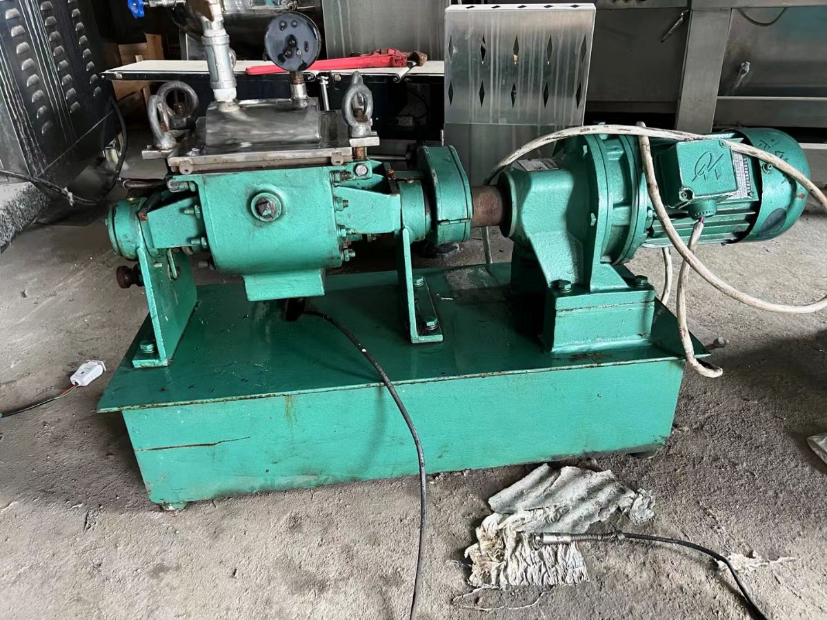 轉(zhuǎn)讓二手真空捏合機 一臺容積1升實驗型真空捏合機