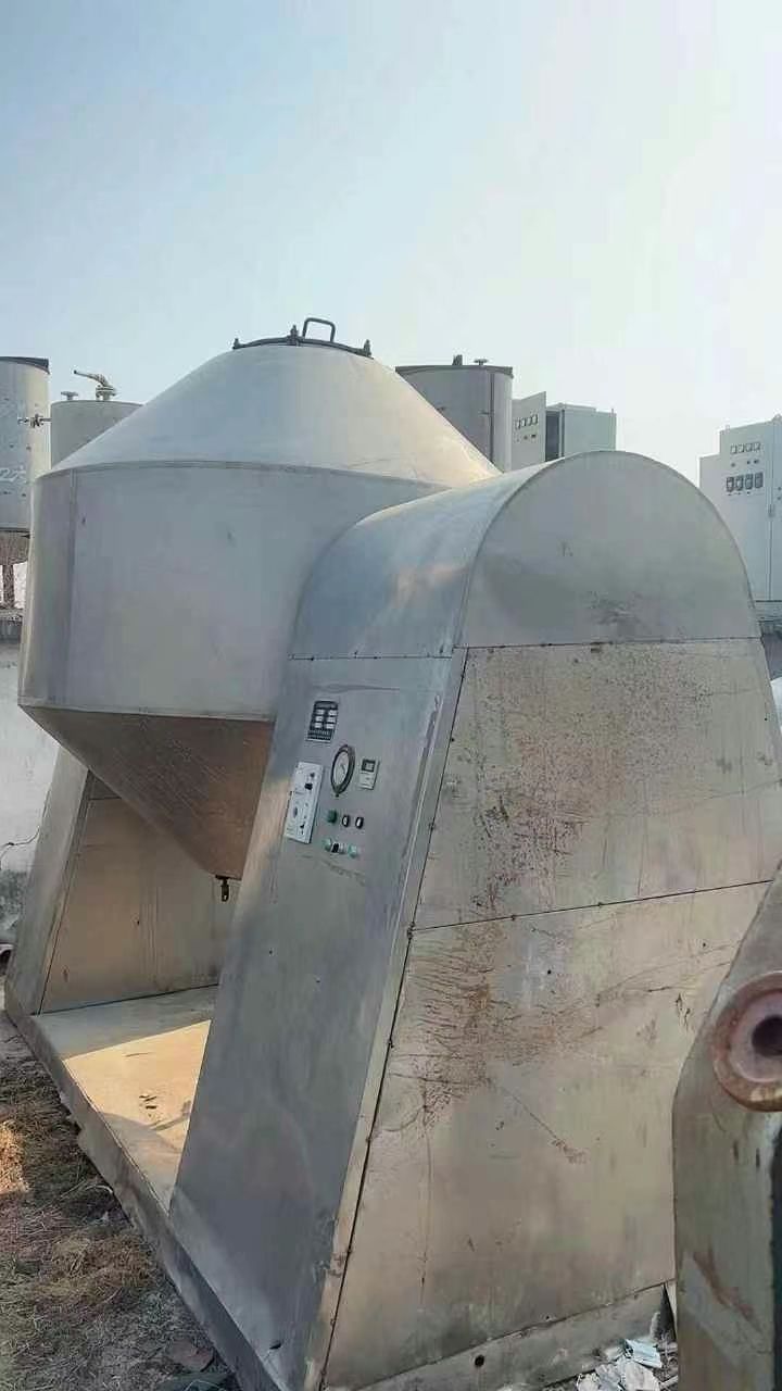 轉讓二手雙錐干燥機 一臺容積3000升內膽搪瓷真空回轉雙錐干燥機