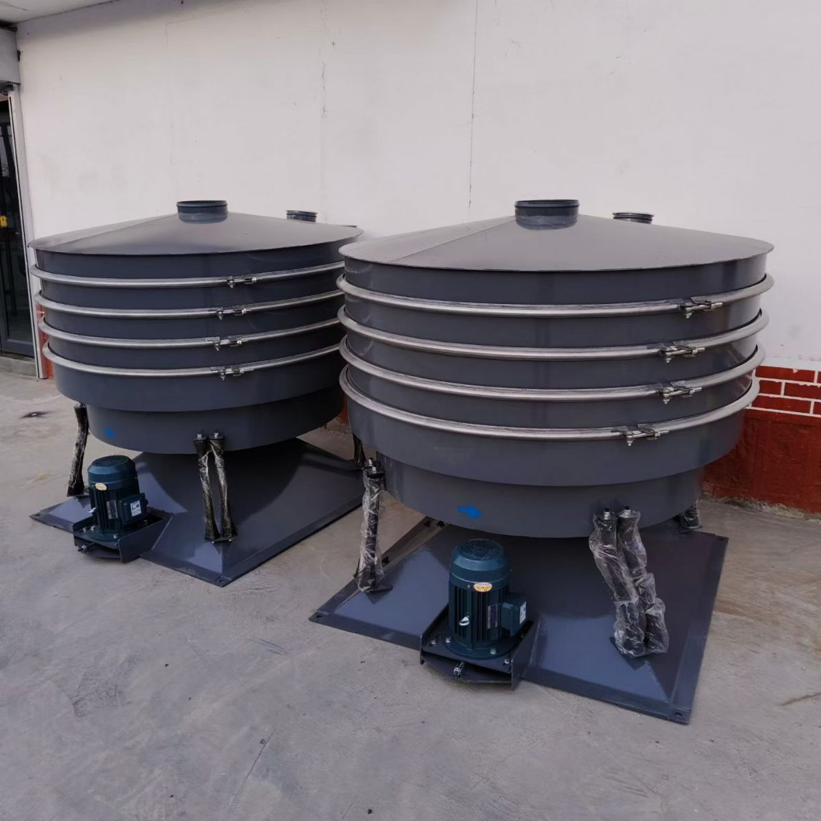 转让二手圆形摇摆筛 两台直径1500型四层圆形摇摆筛