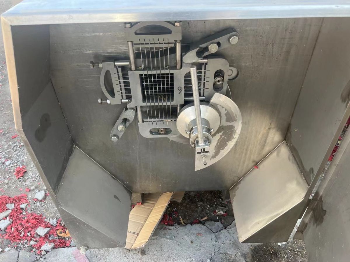 轉讓二手臥式切丁機 一臺350型臥式凍肉切丁機