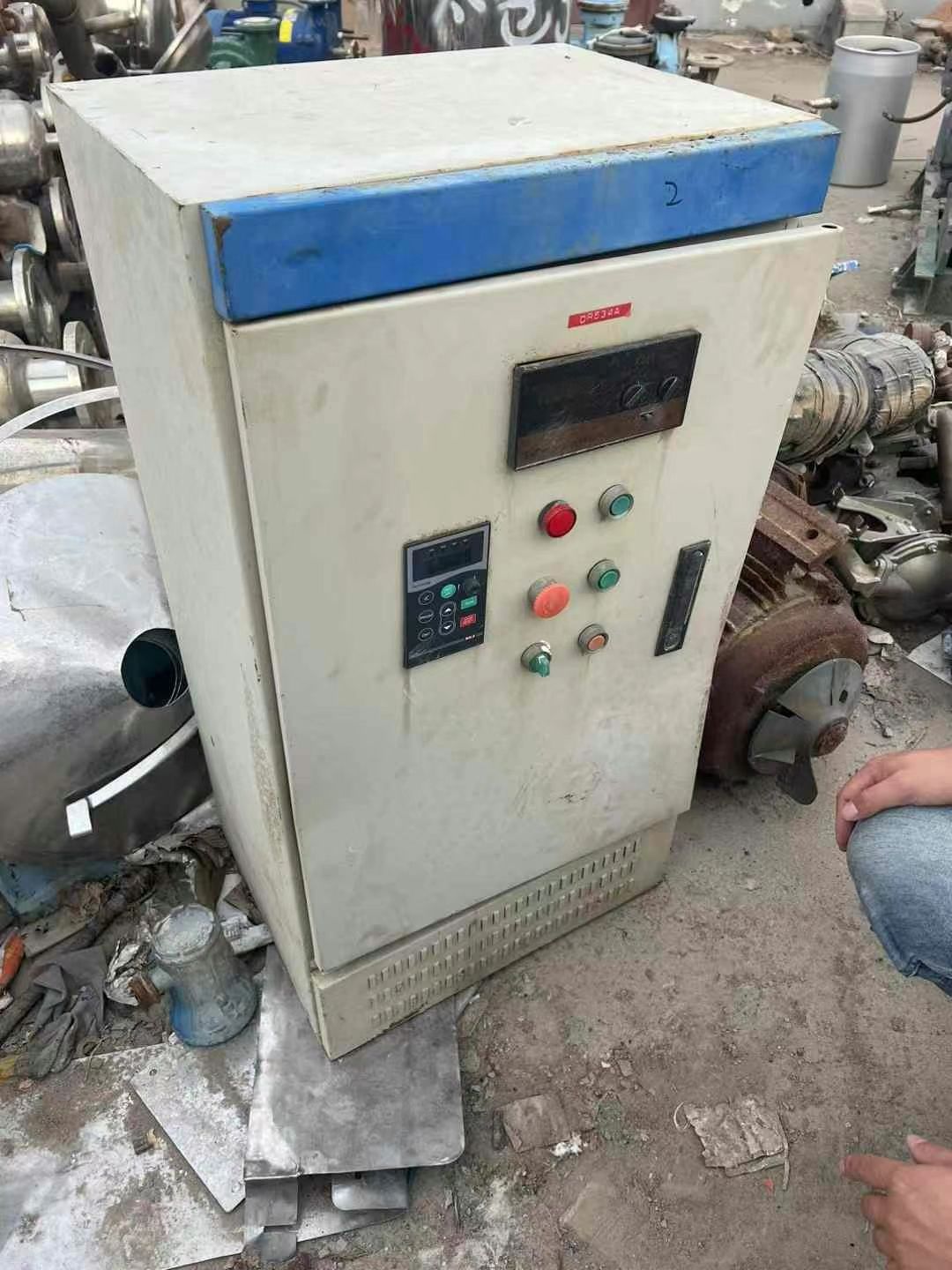 轉(zhuǎn)讓二手雙錐干燥機 一臺容積5000L材質(zhì)316L不銹鋼回轉(zhuǎn)雙錐干燥機