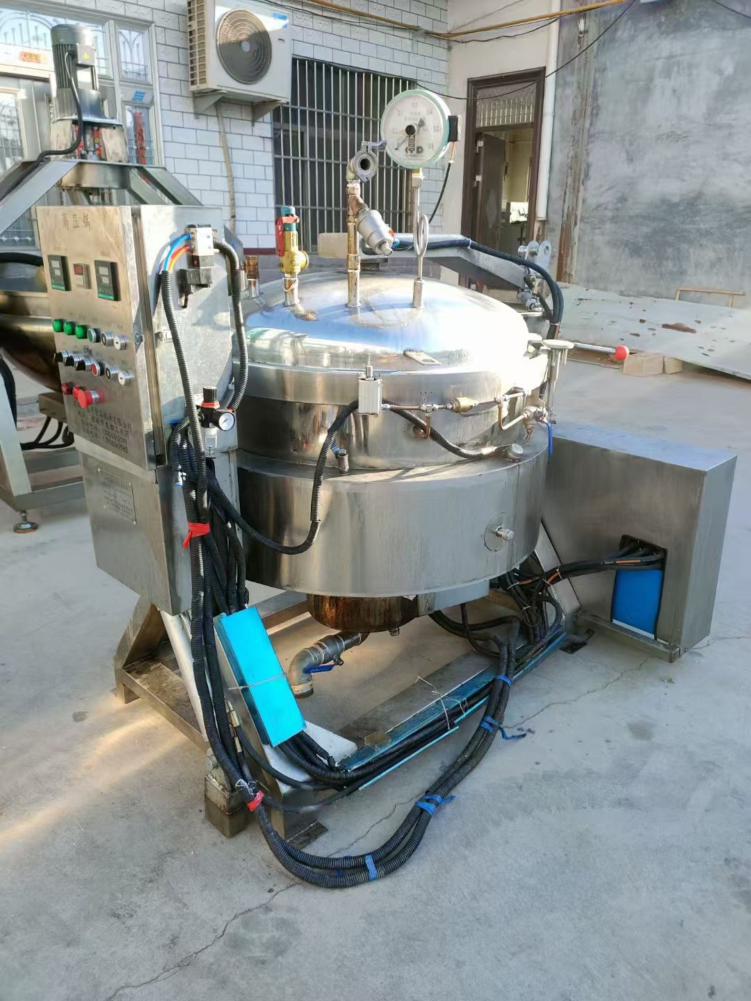 轉(zhuǎn)讓二手高壓蒸煮鍋 一臺(tái)容積300L電加熱高壓蒸煮鍋
