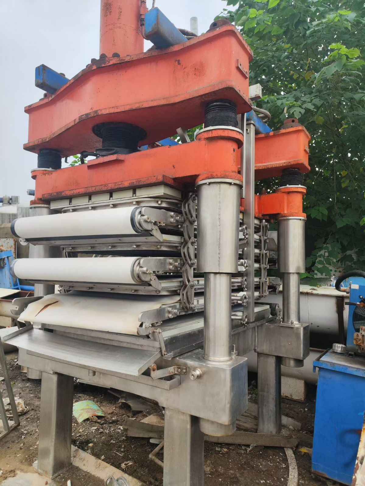 转让二手隔膜压滤机 一台面积9平方316材质立式隔膜压滤机