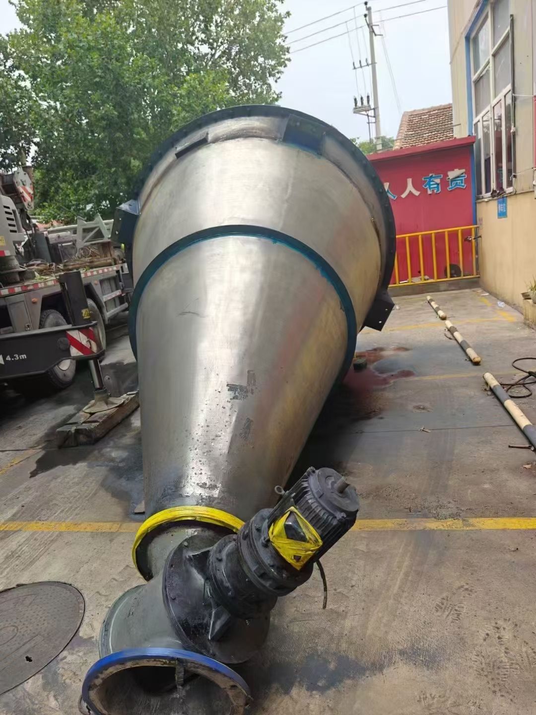 轉(zhuǎn)讓二手錐形混合機 六臺容積8立方上海雙龍產(chǎn)三螺旋錐形混合機