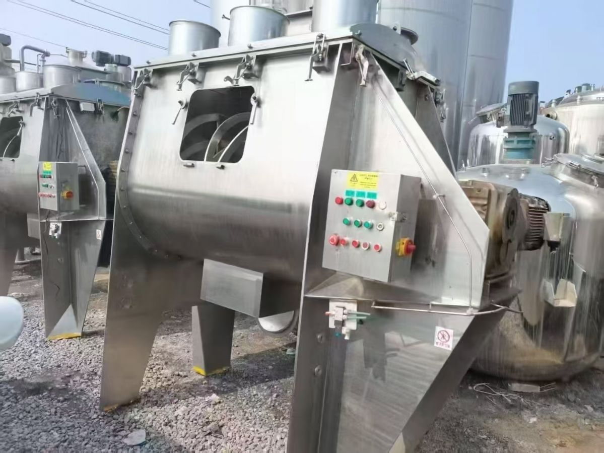 轉(zhuǎn)讓二手螺帶混合機 三臺容積2000L重型拋光螺帶混合機