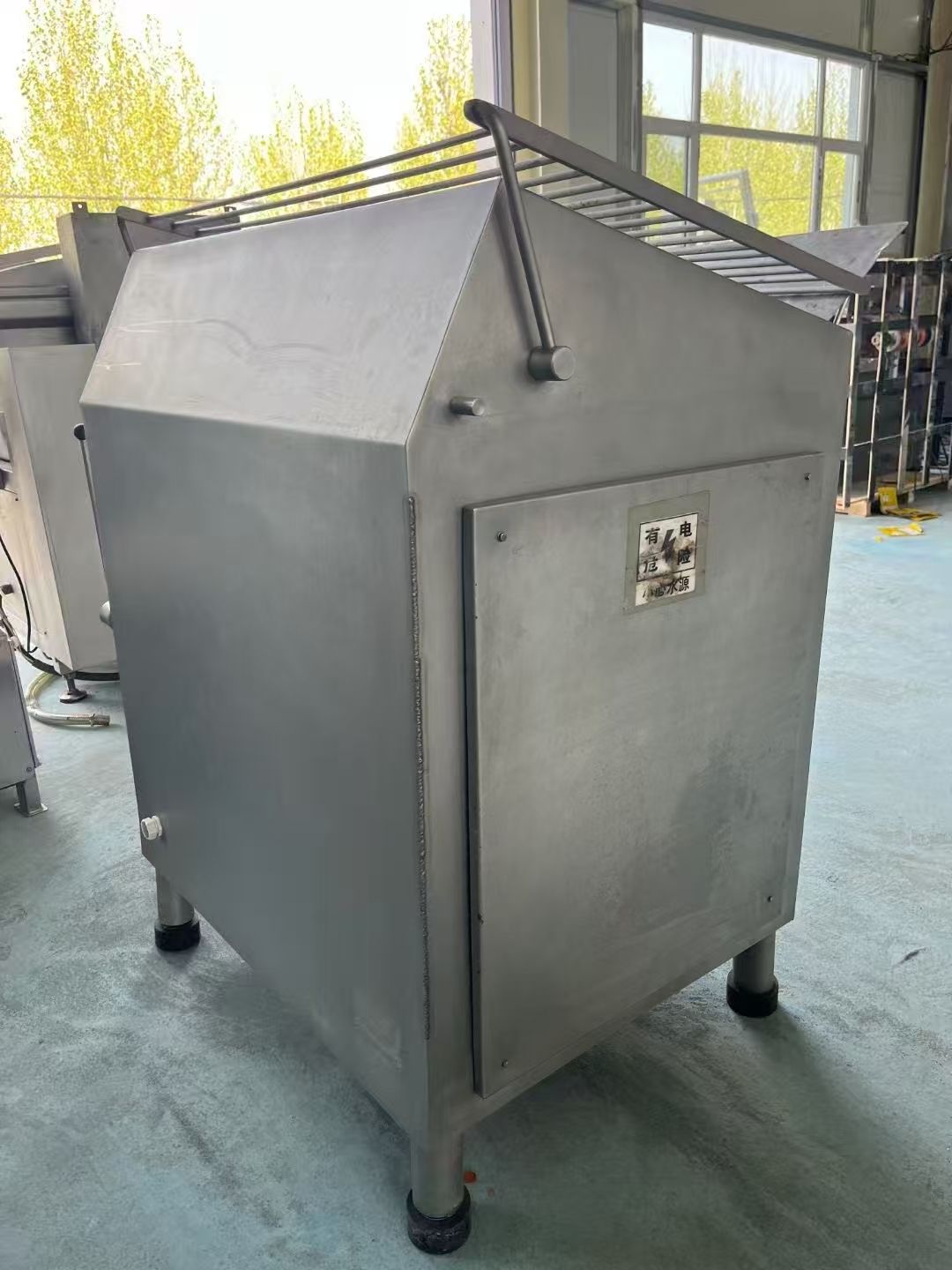 轉(zhuǎn)讓二手凍肉絞肉機 一臺河北曉進產(chǎn)130型高速凍肉絞肉機