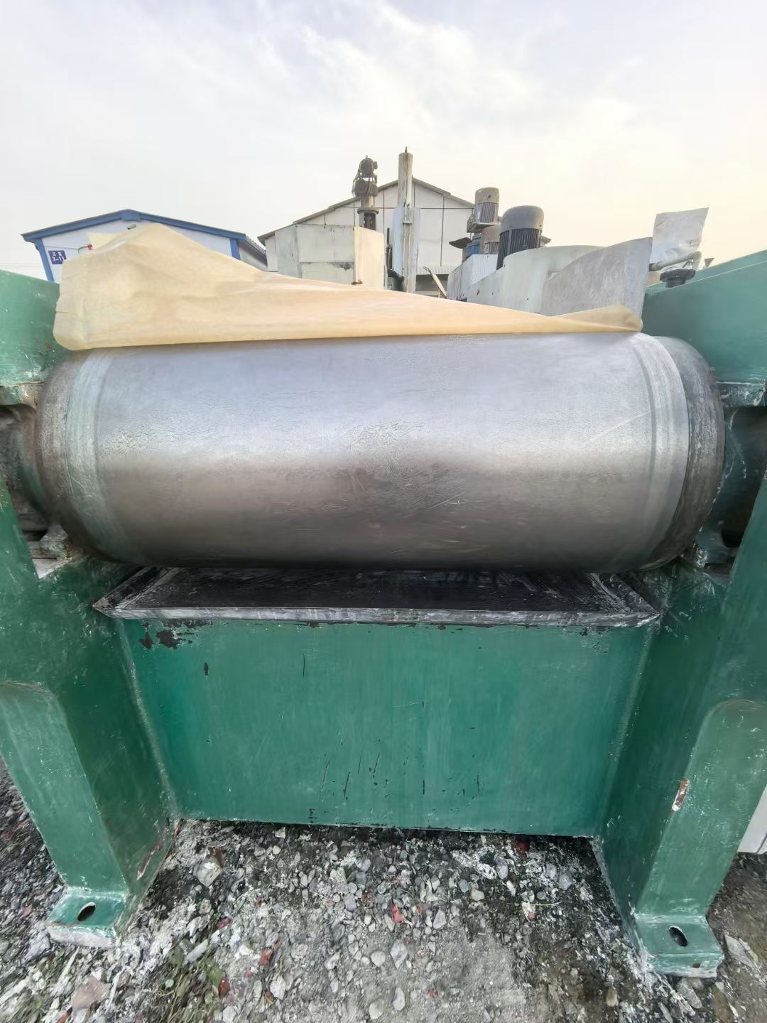 轉(zhuǎn)讓二手三輥研磨機 兩臺405型常州龍鑫產(chǎn)三輥研磨機