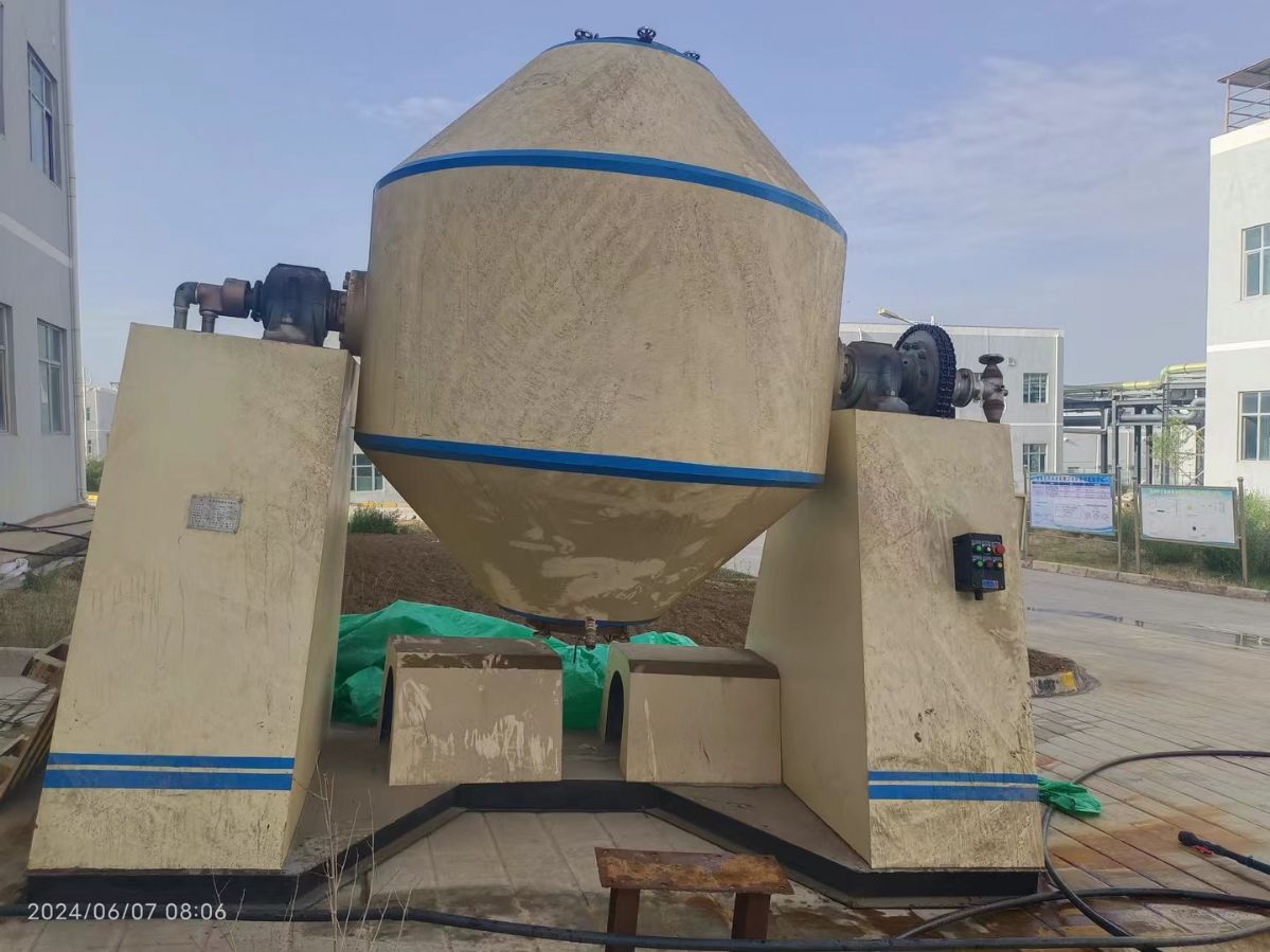 轉(zhuǎn)讓二手雙錐干燥機(jī) 一臺容積3000L太倉產(chǎn)搪瓷雙錐干燥機(jī)