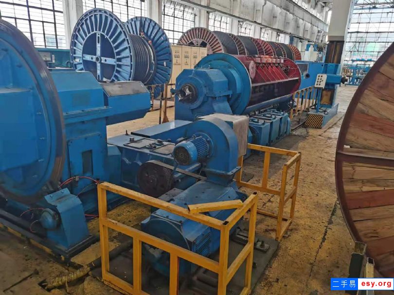 出售二手電纜鎧裝機 屏蔽機 裝鎧機