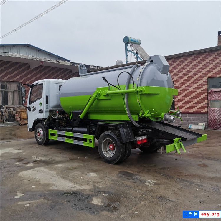藍牌二手吸污車 東風中聯(lián)吸污車