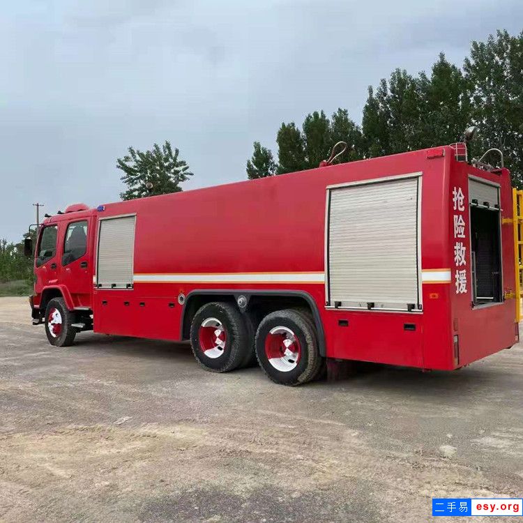 5噸消防車 二手水罐泡沫兩用消防車