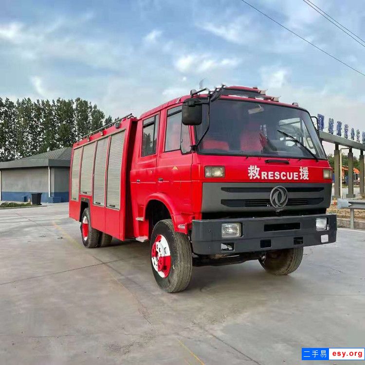二手消防車 大型退役水罐泡沫消防車