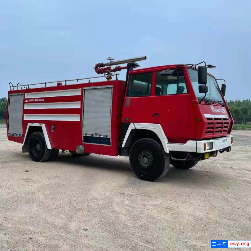 水罐二手消防車 大型應(yīng)急救援車 滅火車