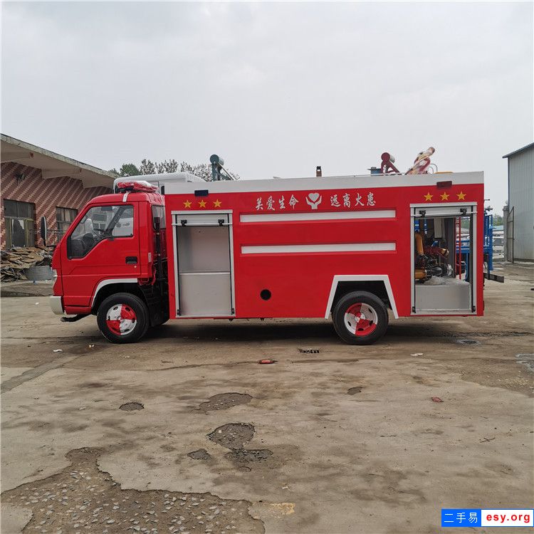 城鎮(zhèn)灑水消防車 5噸消防車 水罐消防車