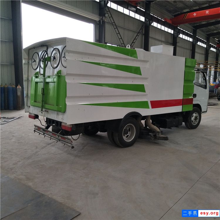 藍(lán)牌二手吸塵車(chē) 廠區(qū)吸塵掃路車(chē)