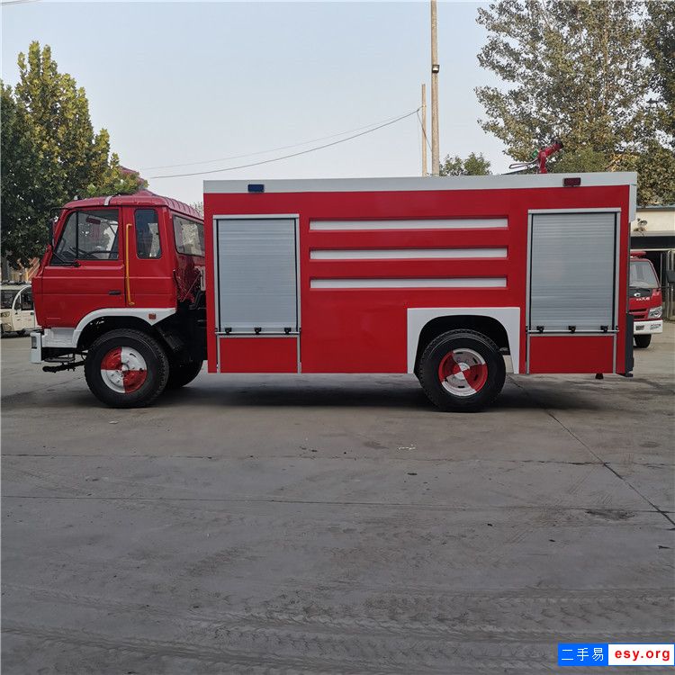 城鎮(zhèn)灑水消防車 5噸消防車 水罐消防車