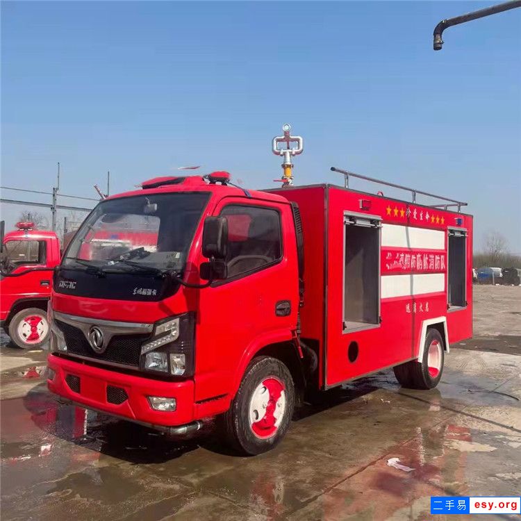 轉(zhuǎn)讓5噸水罐消防車 灑水消防車