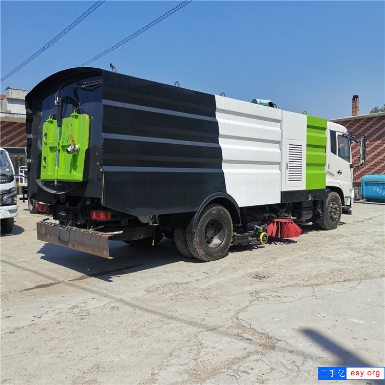 轉(zhuǎn)讓二手吸塵車 8噸廠區(qū)清掃車