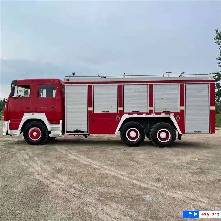 8噸二手消防車 工地救援消防車