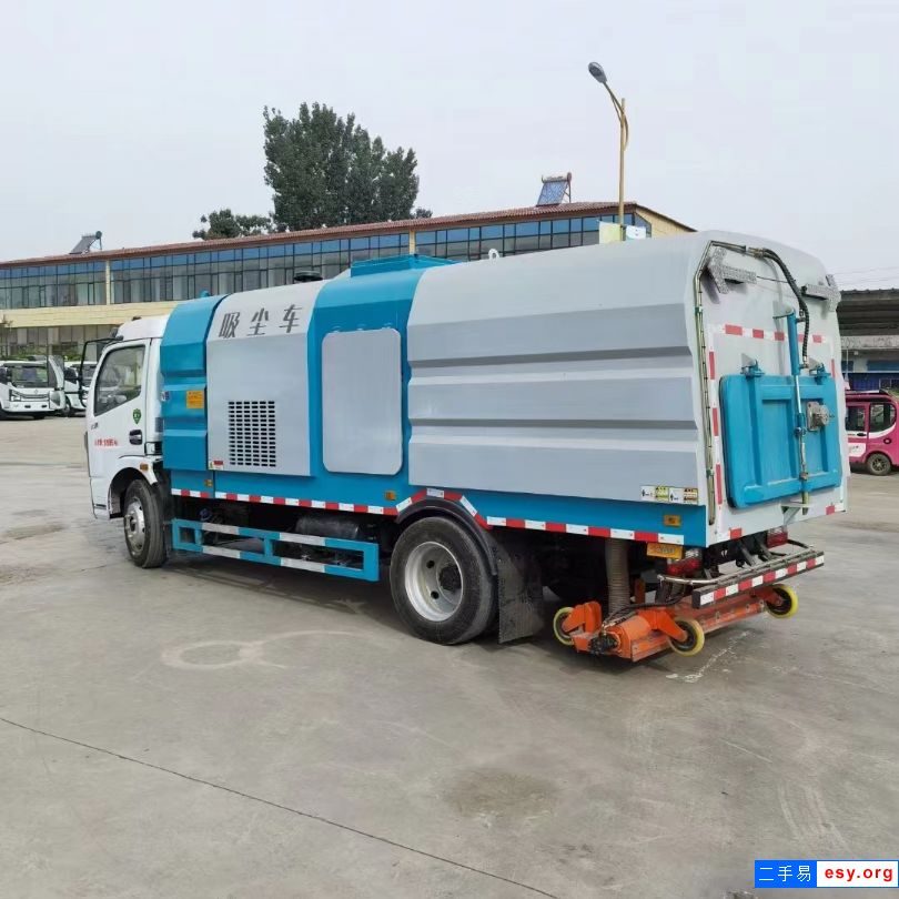 帶手續(xù)東風(fēng)二手掃路車 吸塵車
