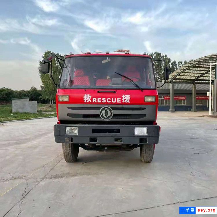 正規(guī)退役二手消防車 大型水罐消防車