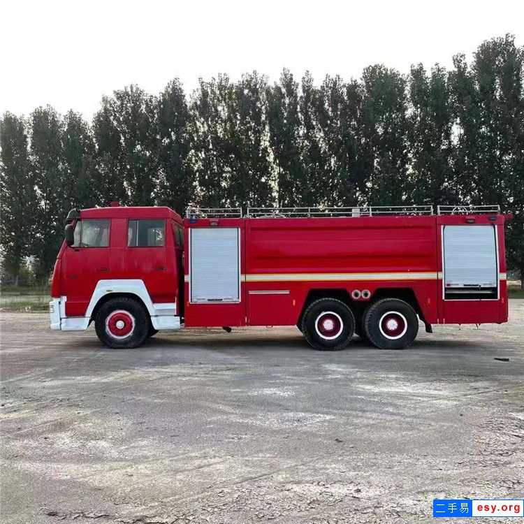 現(xiàn)車轉讓二手消防車 水罐泡沫兩用消防車