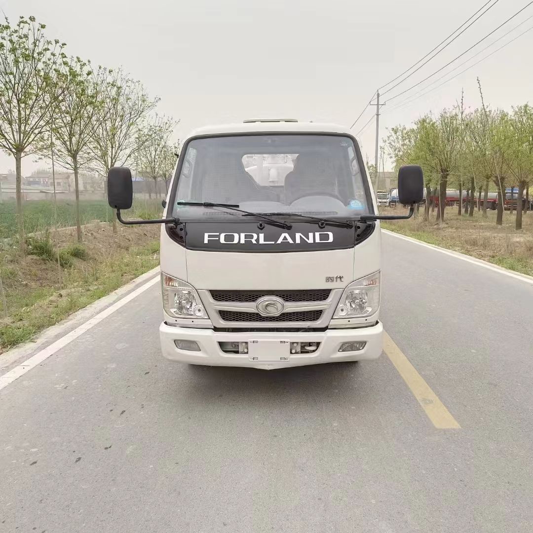 現(xiàn)車(chē)出售7成新帶手續(xù)二手12噸黃牌灑水車(chē)