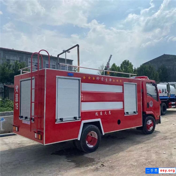 定做廠區(qū)消防車 防火灑水消防車