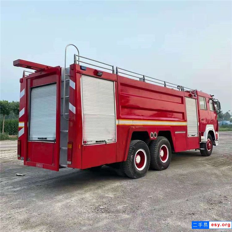 現(xiàn)車轉讓二手消防車 水罐泡沫兩用消防車