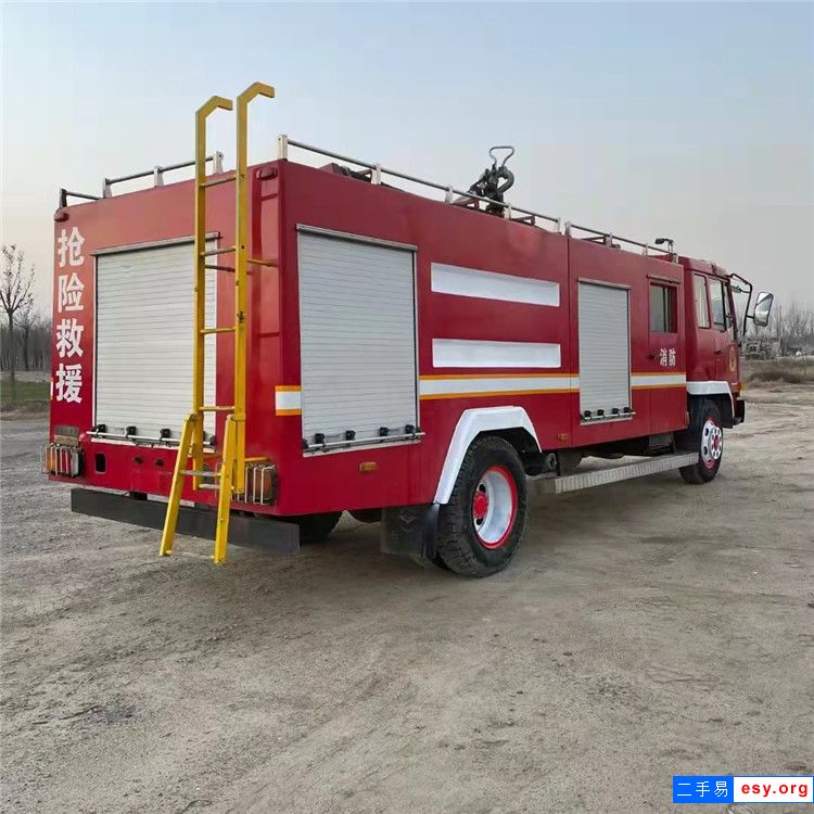 轉(zhuǎn)讓8成新二手消防車 水罐消防車