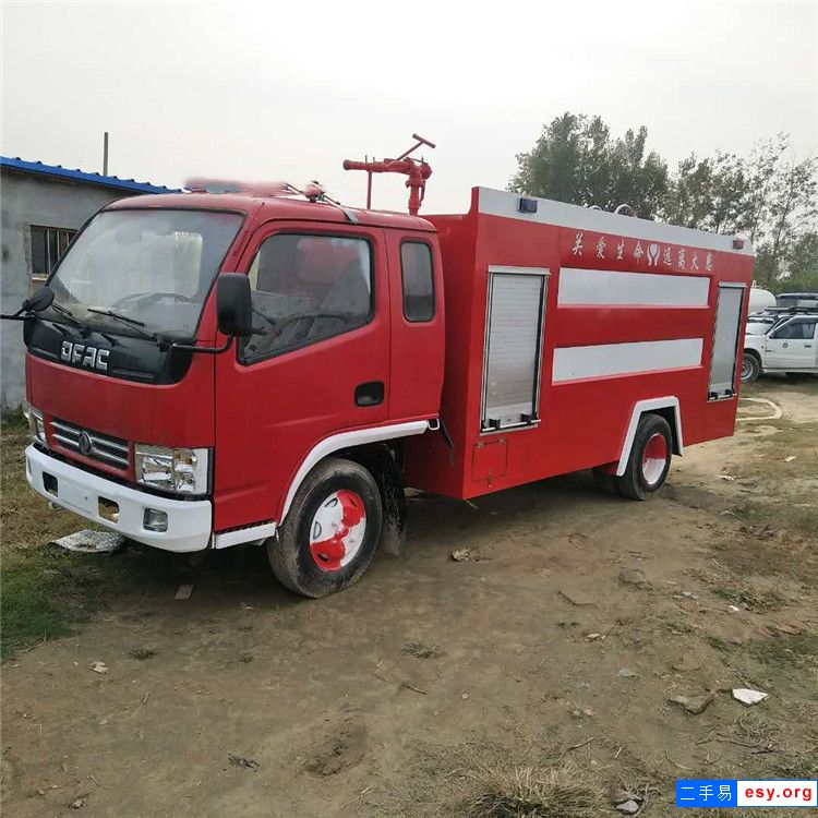8成新二手消防車 正規(guī)退役消防車