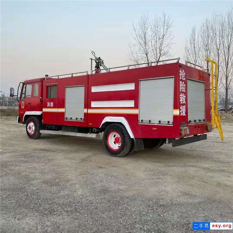 轉(zhuǎn)讓8成新二手消防車 水罐消防車