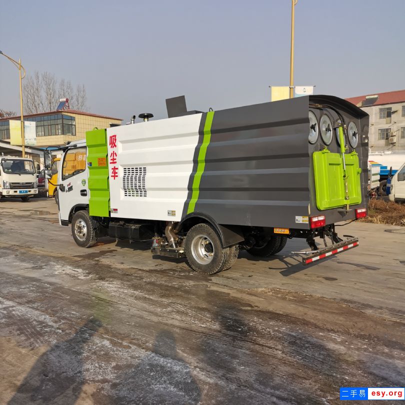 現(xiàn)車轉(zhuǎn)讓國五藍(lán)牌5噸二手掃路車 吸塵車