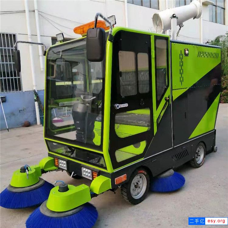 轉(zhuǎn)讓二手吸塵車 8噸廠區(qū)清掃車