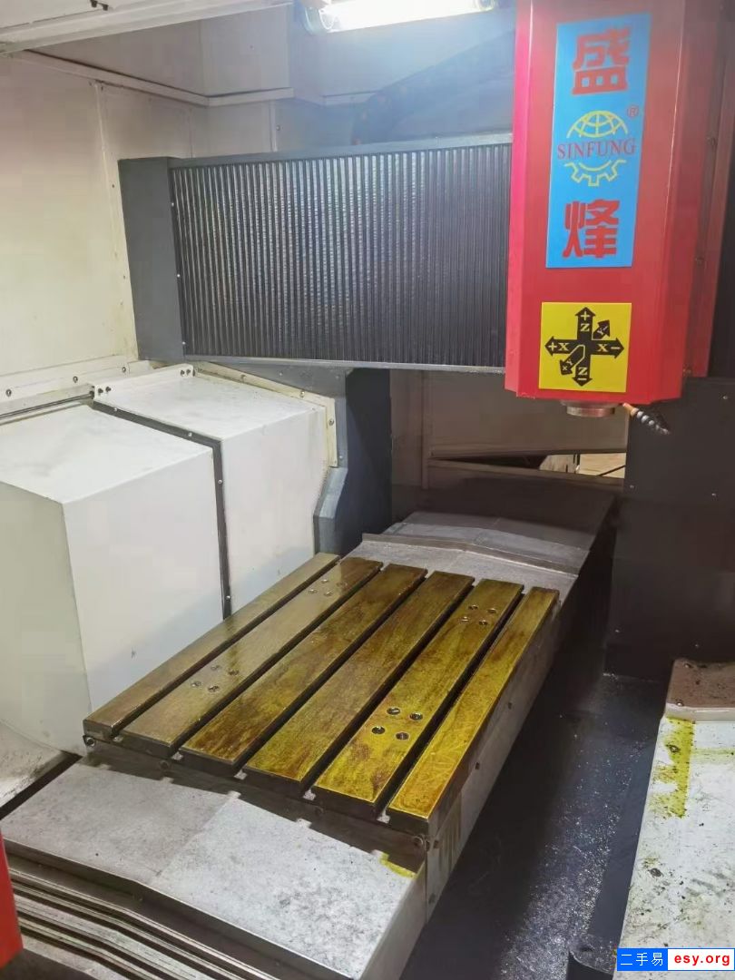 18年盛峰870精雕機(jī)，寶元系統(tǒng)，BT30主軸7.5kw 24