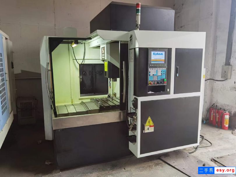 精品重型世通870精雕機，新代21MA系統(tǒng)，，BT30主軸8kw， 1