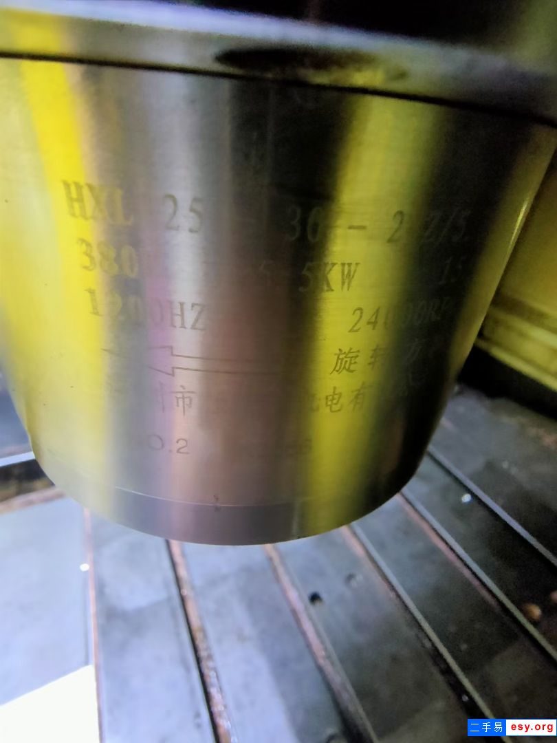 橫田650精雕機(jī)，新代21ma系統(tǒng)，帶12把斗笠刀庫，bT30氣動(dòng)主軸