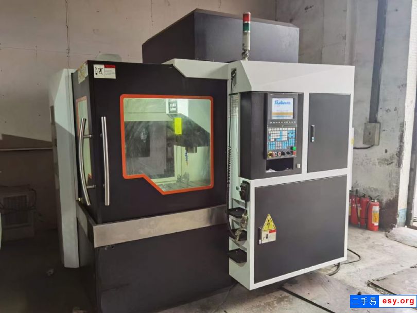 精品重型世通870精雕機，新代21MA系統(tǒng)，，BT30主軸8kw， 1