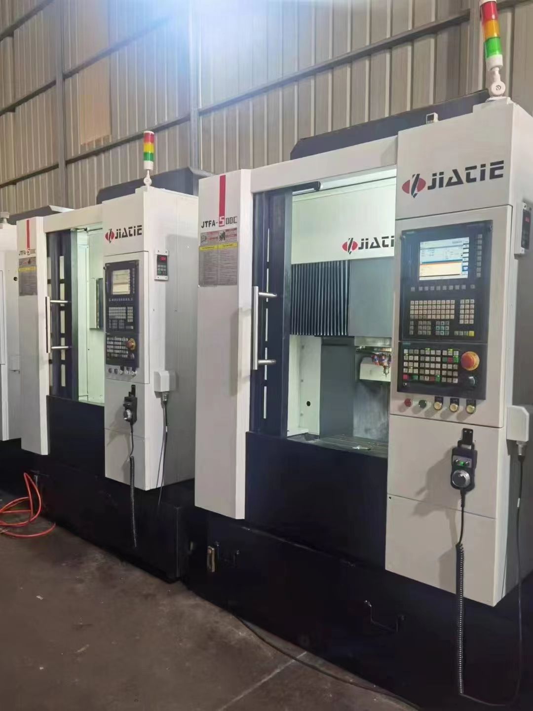 佳鐵500C高速精雕機(jī)，西門子828D系統(tǒng)，3.7kw/3萬轉(zhuǎn)/ISO