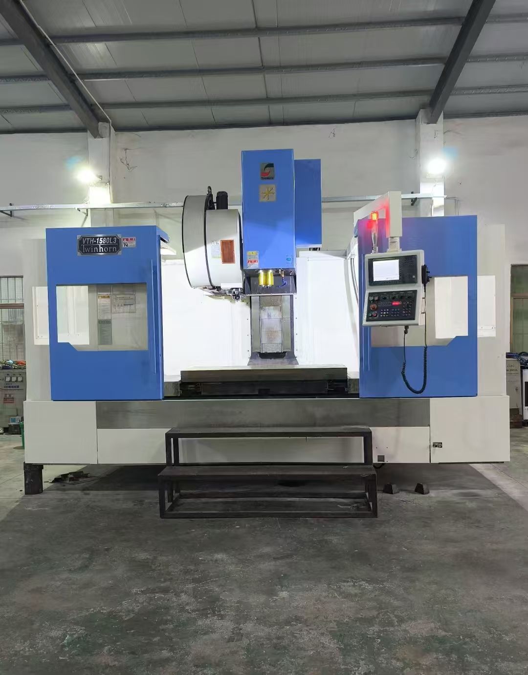 22年華群1270三硬軌,BT50主軸8000轉(zhuǎn)/15Kw