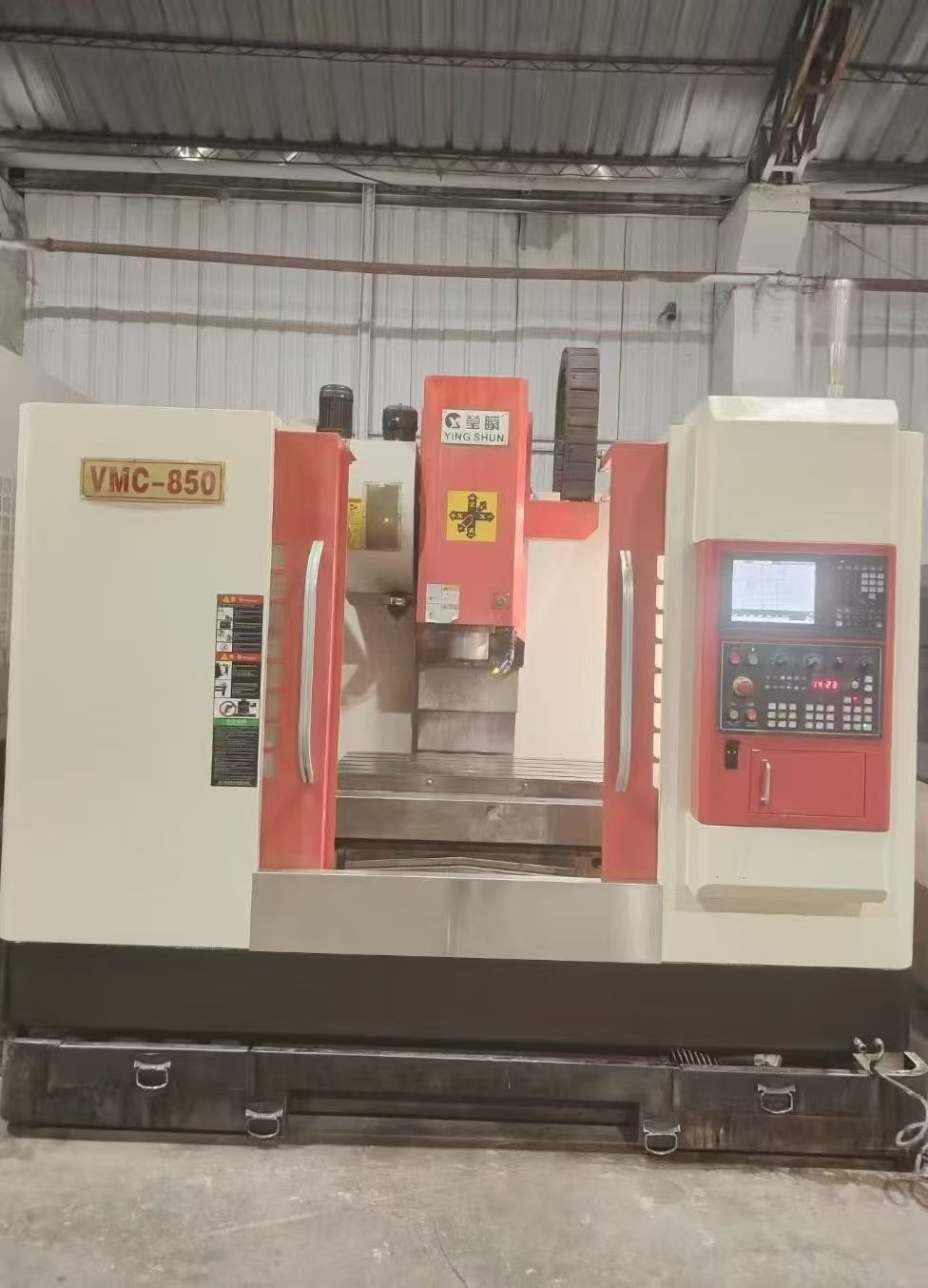 寶烽870精雕機，新代21ma系統(tǒng)，ER32主軸7.5千瓦24000轉(zhuǎn)