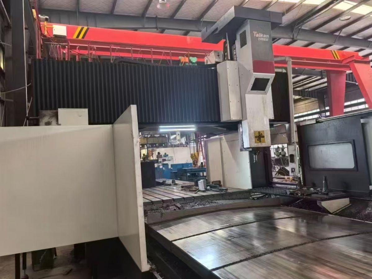 驚爆價臺群6米龍門一臺（G-V2560B）龍門加工中心
