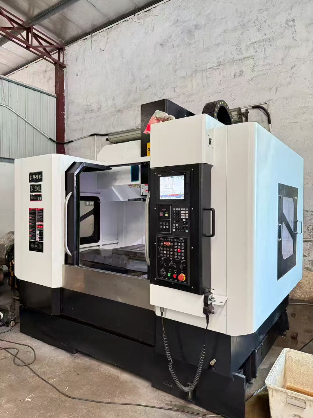 特价双胞胎巨冈T5钻攻机、新代C80系统