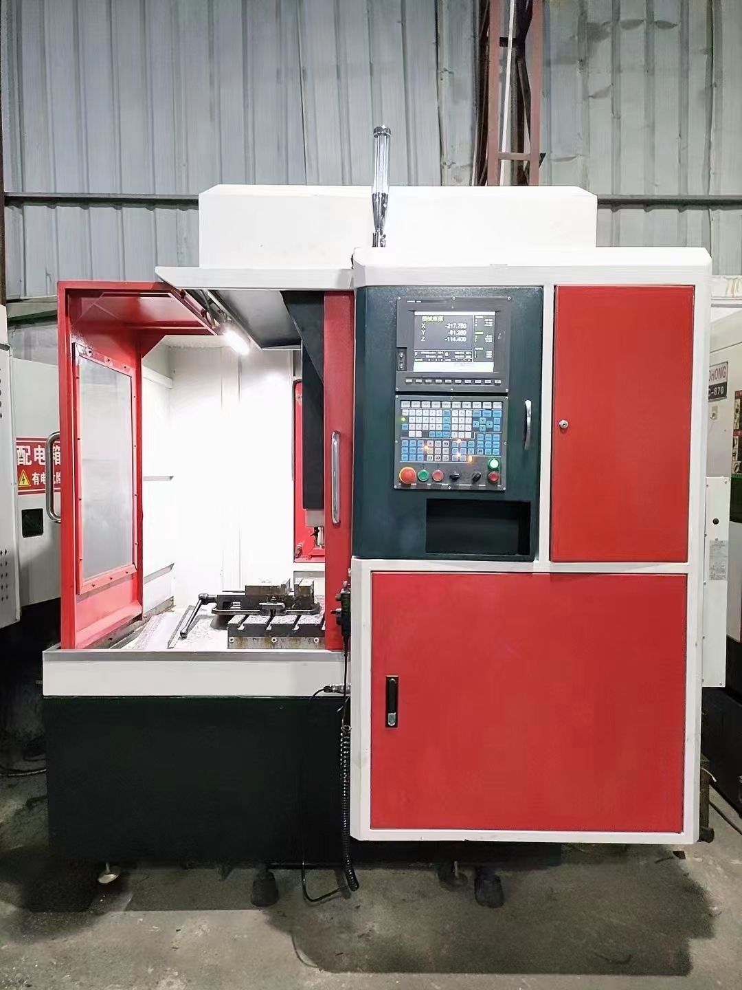 高成650精雕機(jī)新代21ma系統(tǒng)，bt30氣動(dòng)主軸5.5千瓦30000