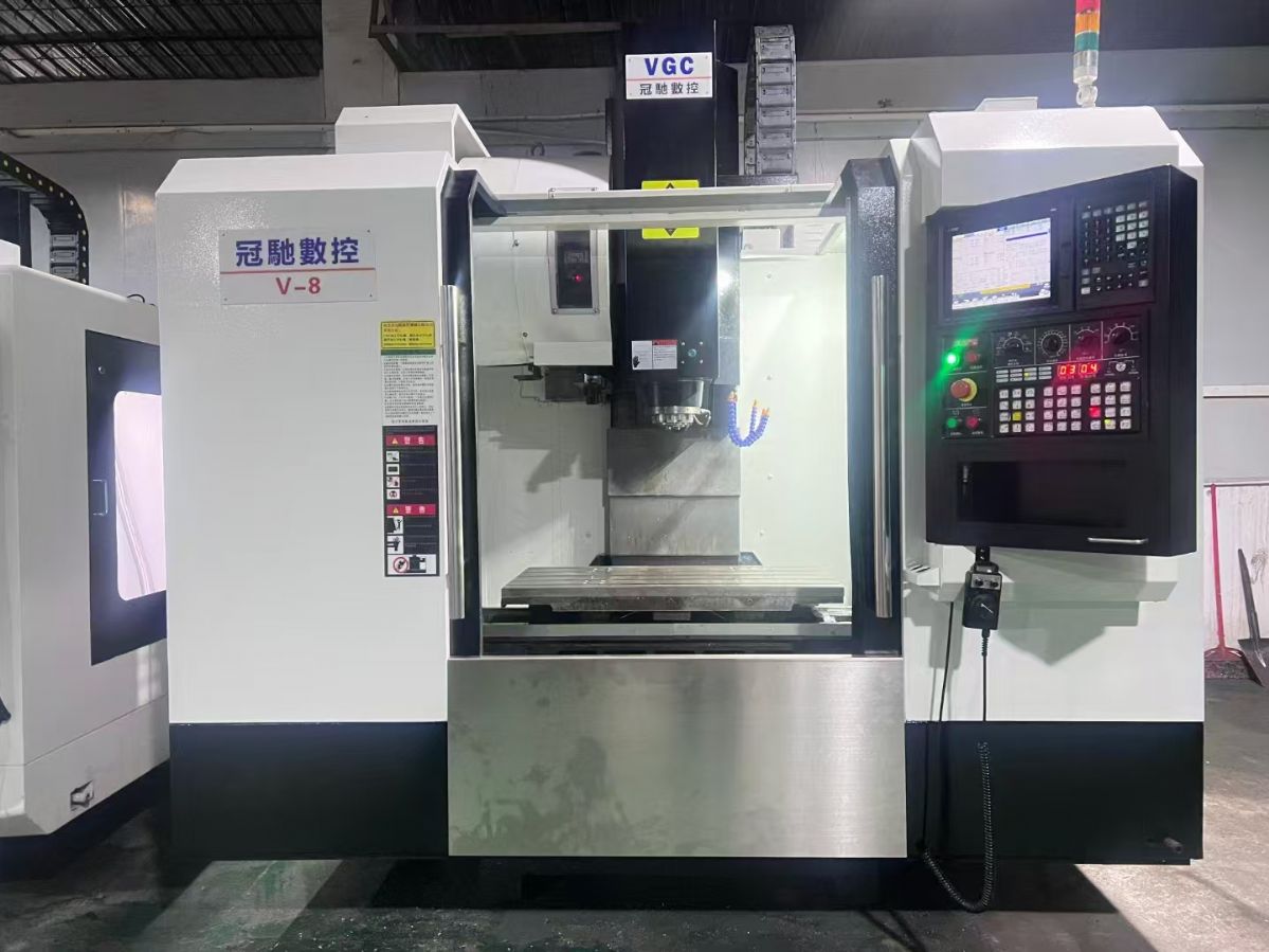 新到同款兩臺(tái)寶烽650精雕機(jī)，新代21MA-E系統(tǒng)