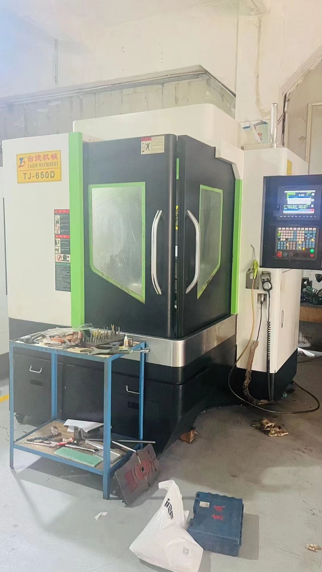 精品650雕銑機(jī) 7.5千瓦大功率32主軸 轉(zhuǎn)數(shù)24000 新代系統(tǒng)