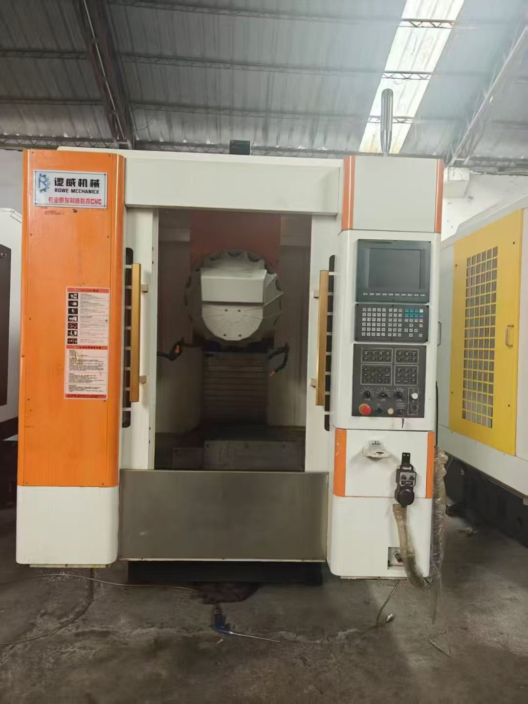 特价上新一台台群1165S立式加工中心,三菱M80系统