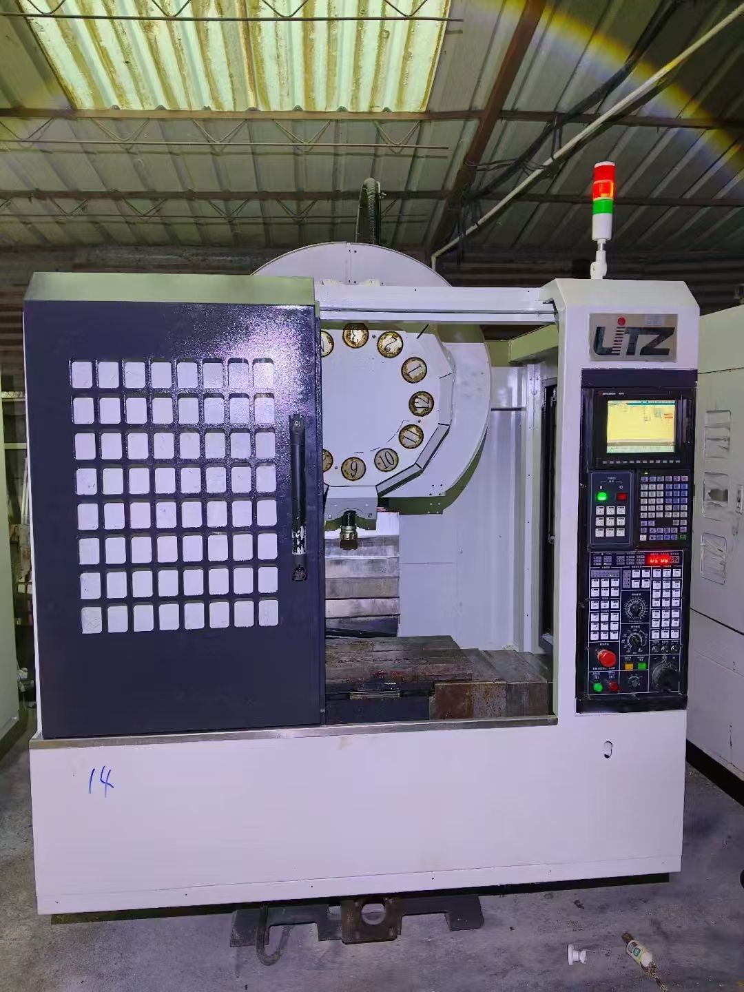 只要3萬多一臺麗馳T5鉆攻機，三菱M70系統(tǒng)，12000轉(zhuǎn)主軸，機況很