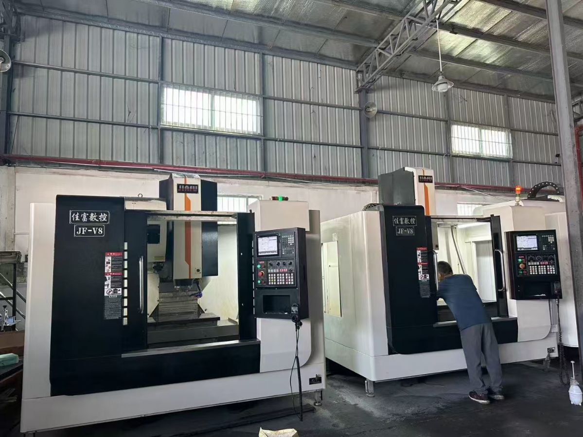 特價佳富JF-V850三線軌加工中心，三菱M80系統(tǒng)，三軸滾柱線軌，臺
