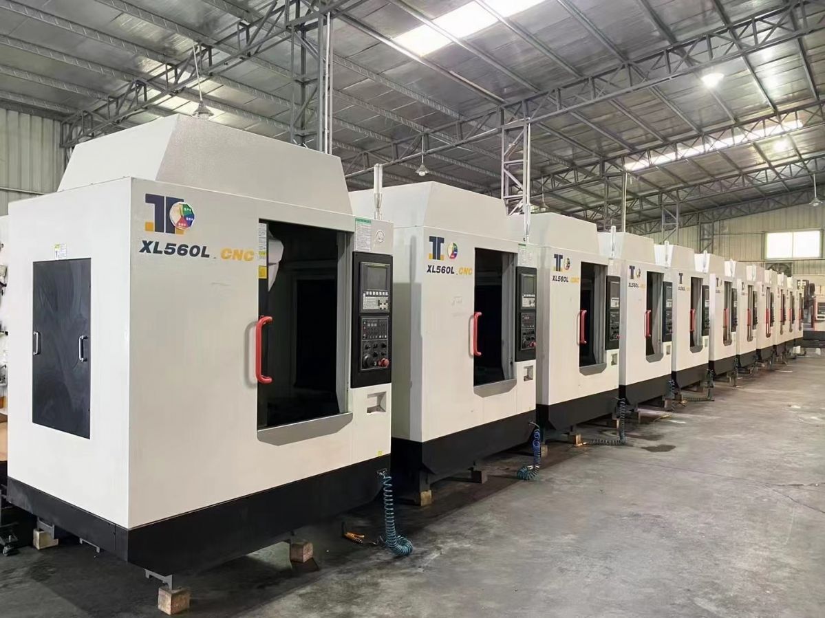 喬鴻650雕銑機，新代21MA系統(tǒng)，安川7系驅(qū)動電機，新機二手價